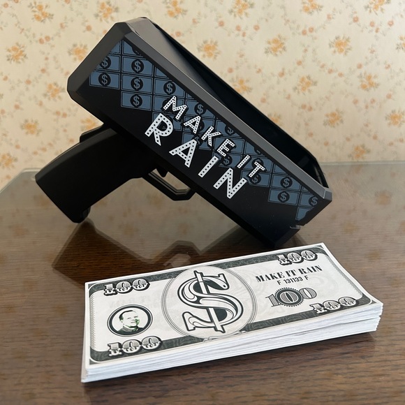 Make it Rain Money Toy Gun - Picture 4 of 4